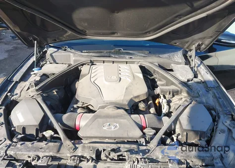 2015 Hyundai Genesis 5.0 z USA, uszkodzony, nr VIN KMHGN4JF3FU092096